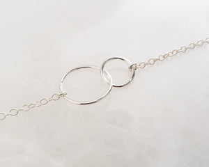 Infinity Circles Bracelet • Friendship Gift • Linked Circle Bracelet • Infinity Links • Sister Gift • Minimalist Jewelry • Delicate Bracelet