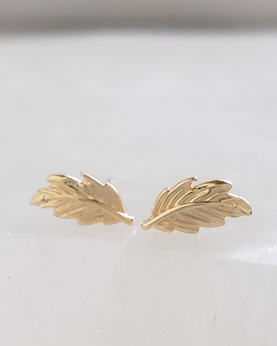 14k Gold Feather Studs • Tiny Geather Earrings • Little Gold Feathers • Delicate Feather Studs • Minimalist Stud Earrings • Dainty Feathers