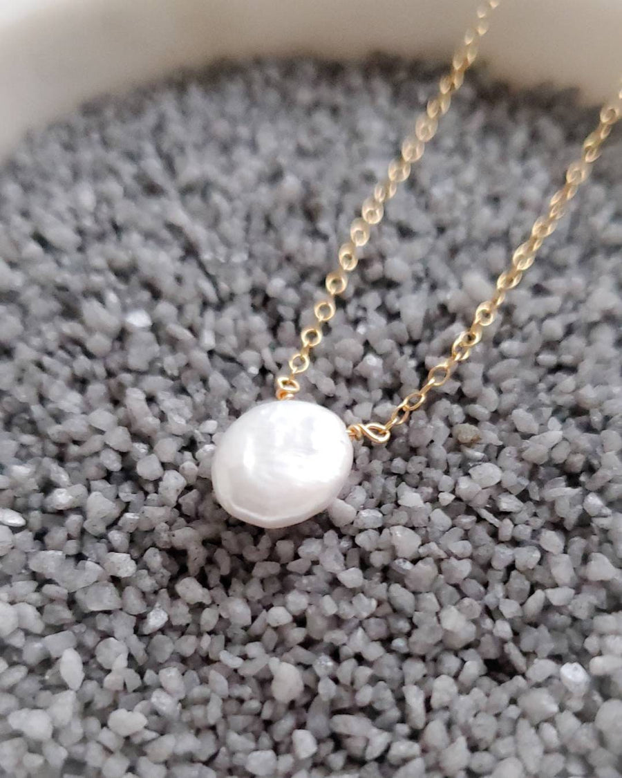 Oval Coin Pearl Necklace • Single Pearl Necklace • Flat White Pearl • Minimalist Necklace • Bridesmaid Gift • Gift For Her • Delicate Chain