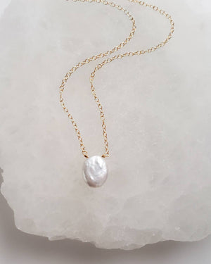 Oval Coin Pearl Necklace • Single Pearl Necklace • Flat White Pearl • Minimalist Necklace • Bridesmaid Gift • Gift For Her • Delicate Chain