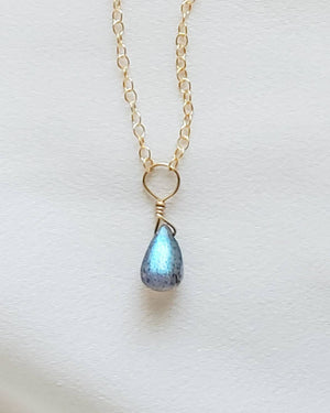 Dainty Labradorite Necklace • Smooth Labradorite Drop • Delicate Gold Chain • Layering Necklace • Blue Green Labradorite Pendant • Gift