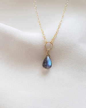 Dainty Labradorite Necklace • Smooth Labradorite Drop • Delicate Gold Chain • Layering Necklace • Blue Green Labradorite Pendant • Gift