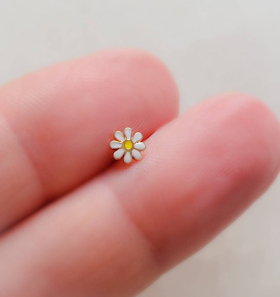 Dainty Daisy Nose Stud • L-Bend or Nose Bone • Delicate Nose Stud • Body Jewelry • Flower Stud • 20 Gauge • Enamel Daisy