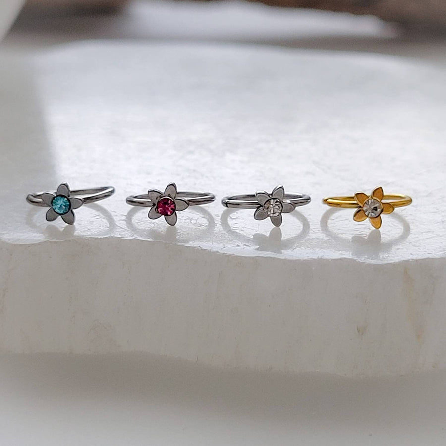 Modern Flower Nose Ring • Daisy Flower • Crystal Flower • Surgical Steel • Body Jewelry • Cute Nose Jewelry • 20 Gauge • Dainty • Feminine