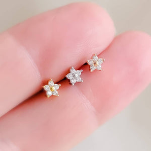 Sparkle Flower Nose Stud • L Bend Nose Stud • Diamond CZ Flower • Dainty Nose Jewelry • Waterproof • 20 Gauge