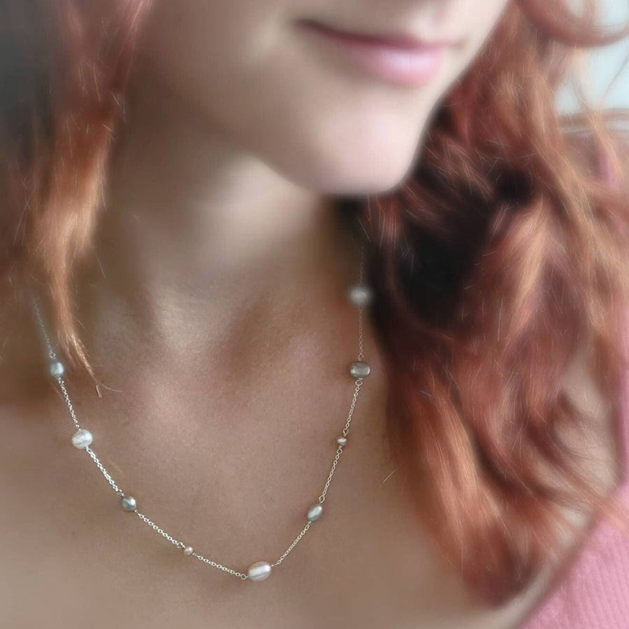 Multi Pearl Station Necklace • Mixed Pearls On A Delicate Chain • Dainty Colored Pearl necklace • Bridesmaid gift • Small Freshwater Pearls