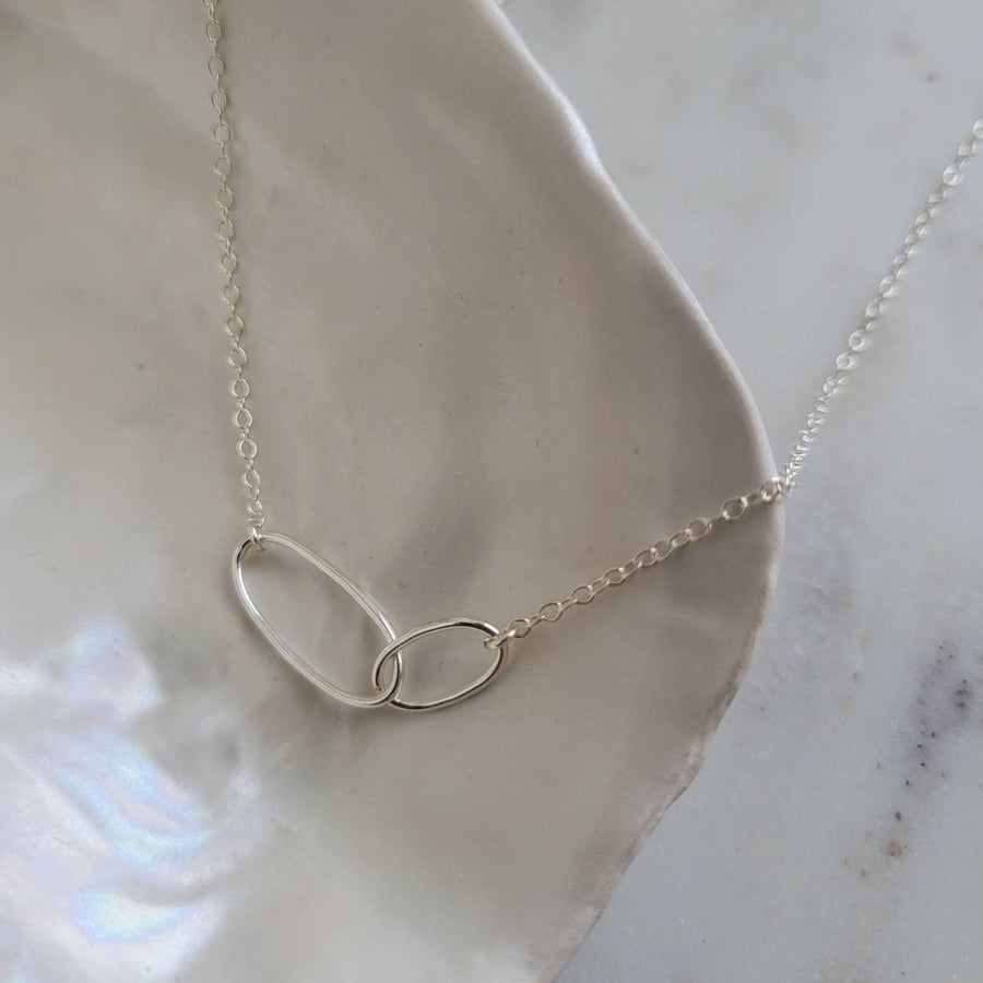 Oval Links Necklace • Linked Pendant • Infinity Necklace • Family Necklace • Sister Necklace • Necklace For Mom • Eternity Links