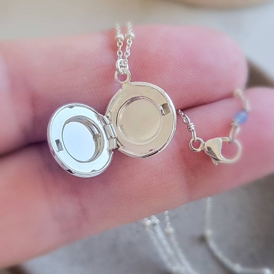 Little Gold Locket Necklace • Tiny Photo Locket • Gift For Mom • Dainty Round Locket • Modern Style • Satellite Chain • Memory Necklace