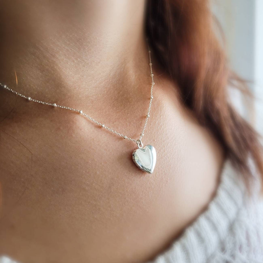 Heart Shaped Locket Necklace • Tiny Photo Locket • Gift For Mom • Dainty Heart Locket • Modern Style • Satellite Chain • Memory Necklace