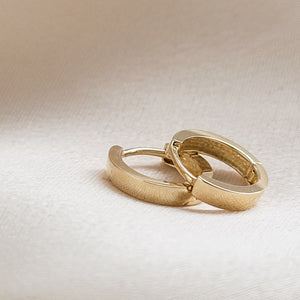 Solid 14K yellow Gold, Squared Modern style Hoop earrings. Click in style. By Studio Blue on Etsy