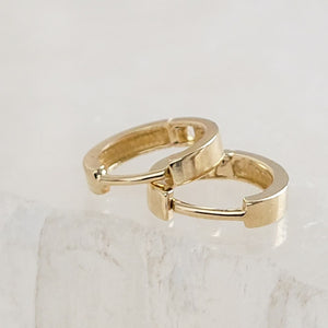 Solid 14K yellow Gold, Squared Modern style Hoop earrings. Click in style. By Studio Blue on Etsy