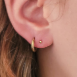 Solid 14K Yellow Gold Ball studs. Flat back, push-in style. 18 gauge Labret. 3mm size on model by Studio Blue on Etsy