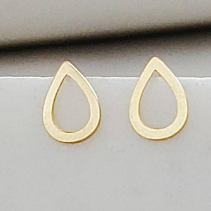 14k Gold Raindrop Studs • Modern Stud Earrings • Minimalist Style • Dainty Studs • Teardrop Earrings • 14 Karat Yellow Gold • Quiet Luxury