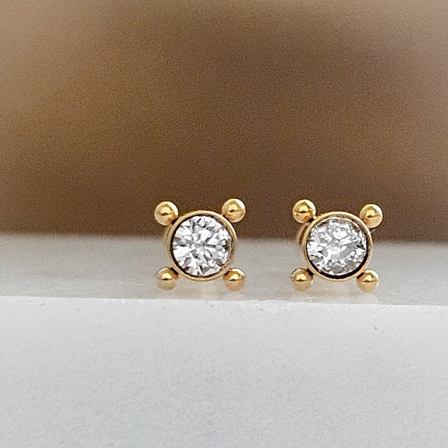 Super Comfy Nap Studs • Clear CZ • Hypoallergenic Titanium • Gift For Her • Minimalist Style • Cartilage Tragus Conch or Lobe • Waterproof