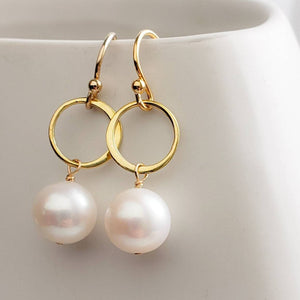 Pearl Drop Earrings • Freshwater Pearls • Modern Pearl Dangles • Delicate Gold & Pearl Earrings • Minimalist Style • Classic Pearls